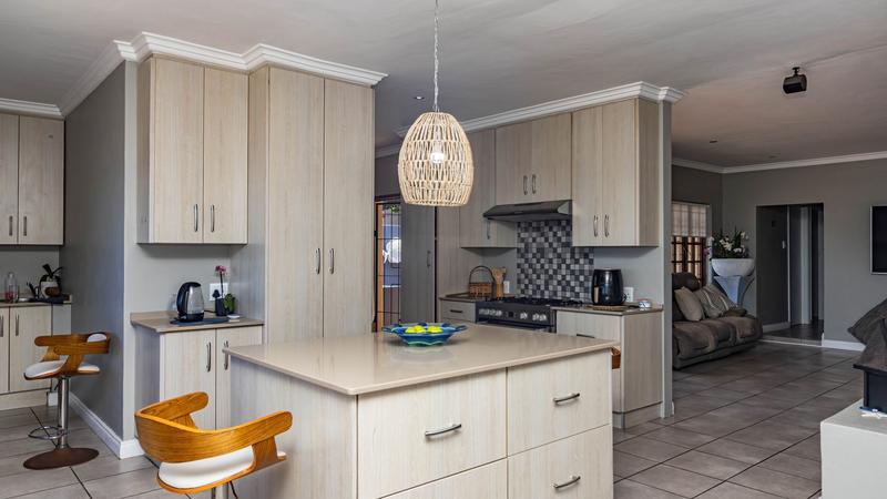 7 Bedroom Property for Sale in Dana Bay Western Cape